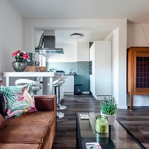 https://albatros-aan-zee.zandvoort-hotels.com